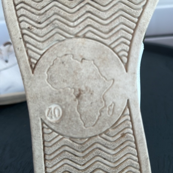 American Rhino Sneakers - Picture 6 of 9